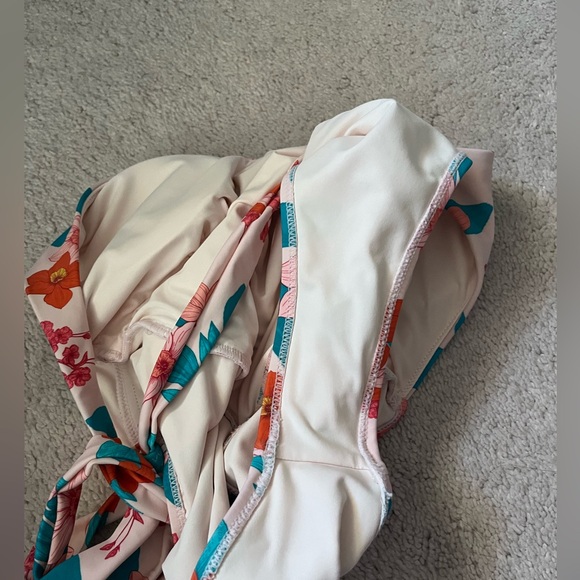 Cupshe Floral Swimsuit - Picture 5 of 5